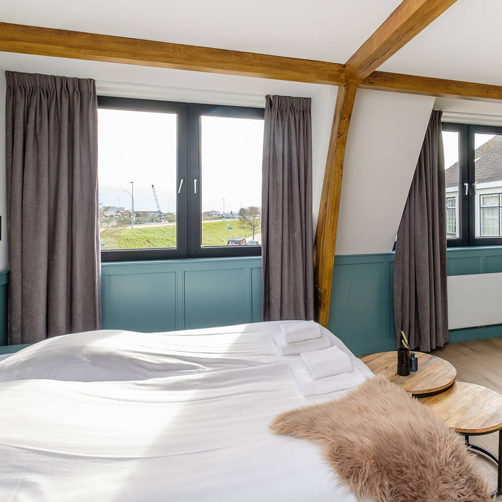 Hotel Smits double room luxe met uitzicht op de haven