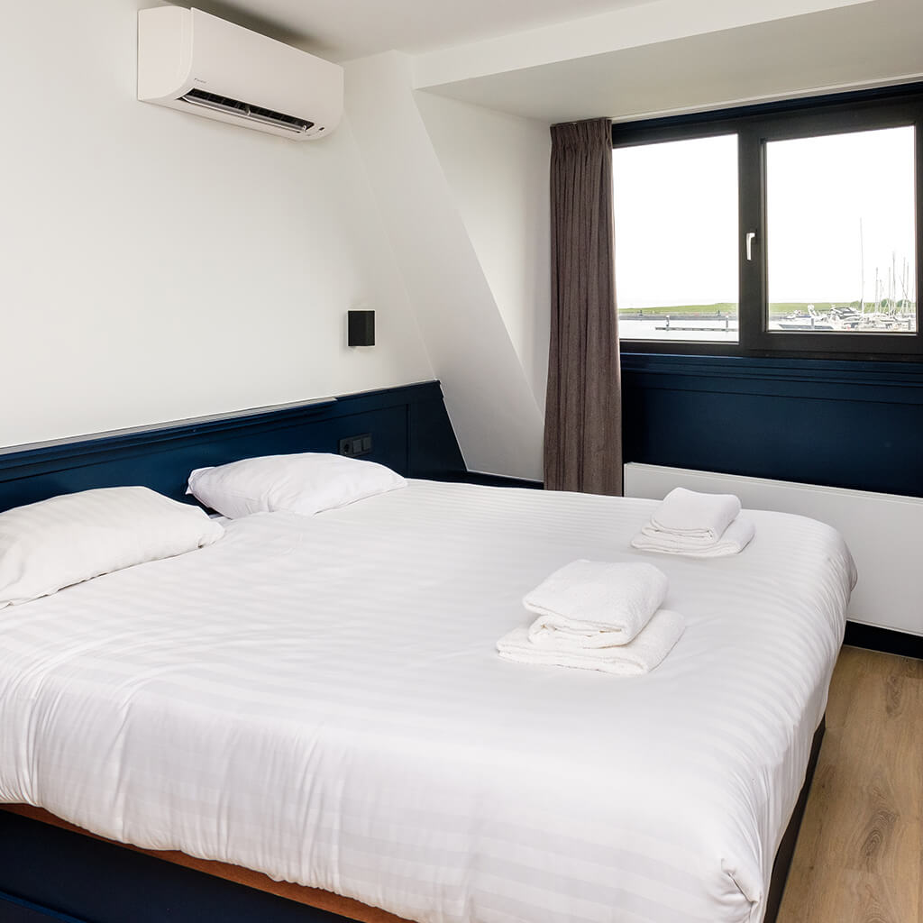 Hotel Smits double room met uitzicht op de haven